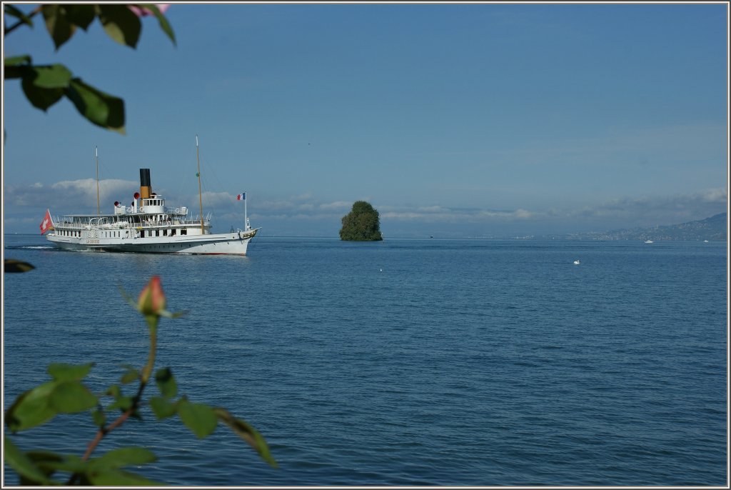 Das Dampfschiff  La Suisse  auf der Fahrt nach Villeneuve.
(01.09.2011)