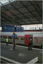 Auch mit den neuen TGV-Farben wird der Abschied nicht leichter...
Lausanne, im Jan. 2013