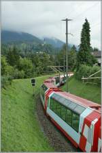 Glacier-Express kurz vor Reichenau am 13. Aug. 2010.