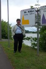 Das war 2005, als wir am Rhein dieses Schild fr eine Kirche mit meinem Namen entdeckten