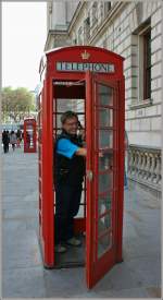 Auch im Zeitalter des Handy kann man in London noch auf herkmmliche Art und Weise telefonieren...