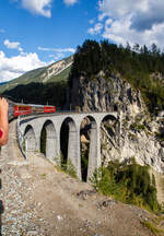Graubunden/750846/unesco-weltkulturerbe-albulabahn-wir-fahren-am-06092021 UNESCO-Weltkulturerbe Albulabahn: 
Wir fahren am 06.09.2021 mit dem RE (St. Moritz - Chur) der Rhätischen Bahn (RhB), nun fahren wir den berühmten, 136 m langen und 65 m hohen, Landwasserviadukt bei Filisur.