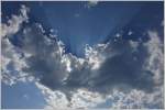 Zwischen und Himmel und Erde/449067/sonne-und-wolken-zusammen-sorgen-sie Sonne und Wolken, zusammen sorgen sie manchmal für ein besonderes Schauspiel.
(07.07.2015)