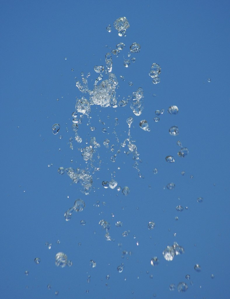 Wassertropfen tanzen durch die Luft(I)
(16.04.2010)