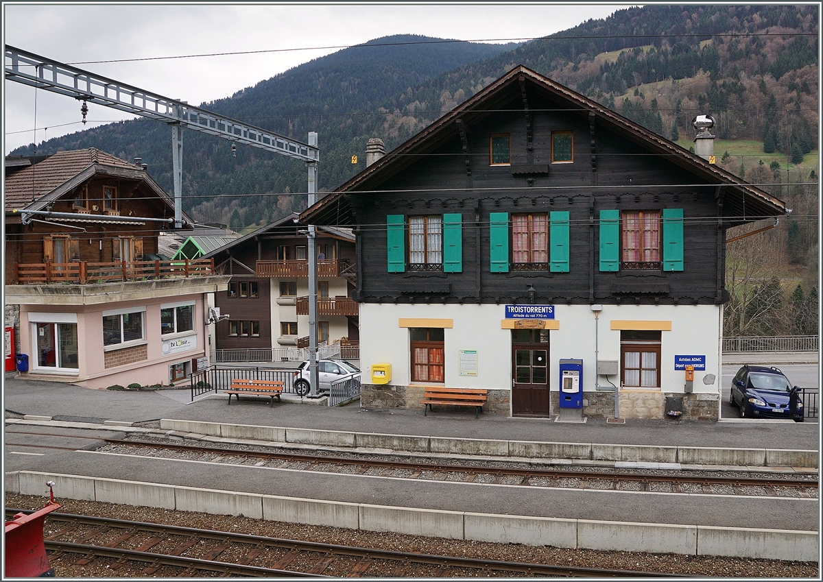 Der Bahnhof Troistorrents, die Schwellenhöhe beträgt 770 müM.
7. April 2016