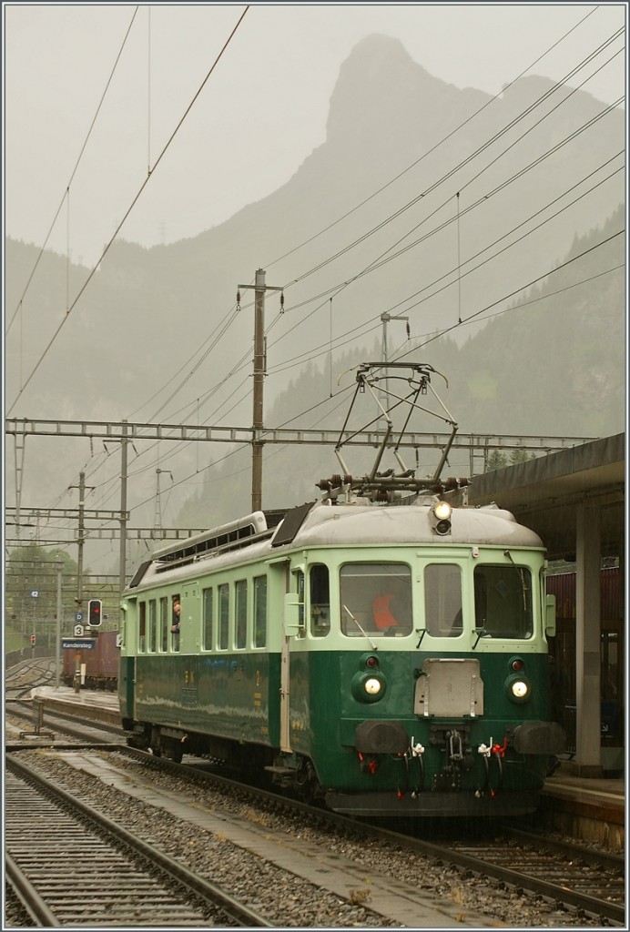 Der BLS Be 4/4  Wellensitich  in Kandersteg.
(100 Jahre BLS)
29. Juni 2013