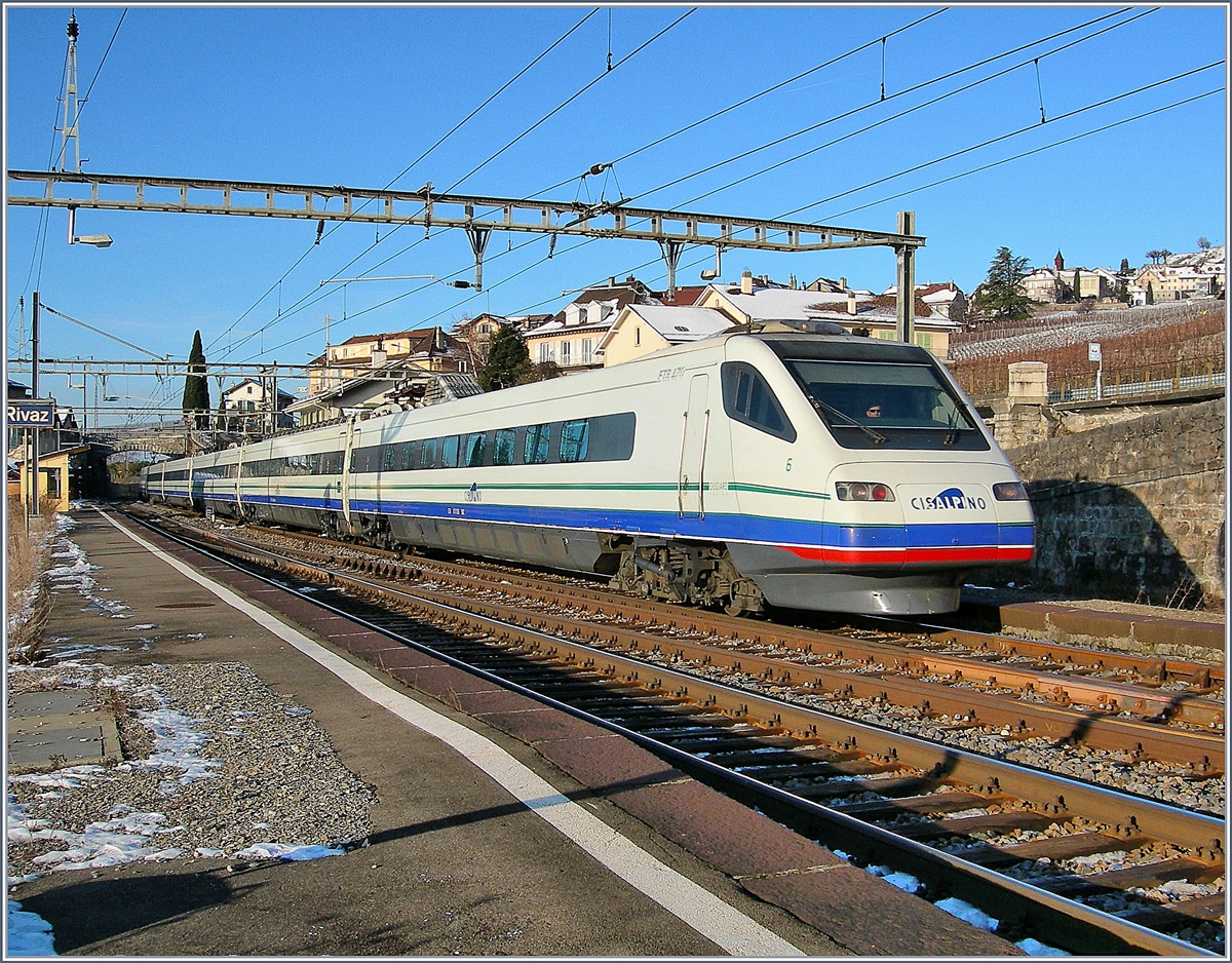Der CIS ETR 470 N° als EC Richtung Italien bei der Druchfahrt in Rivaz.
28. Jan. 2007