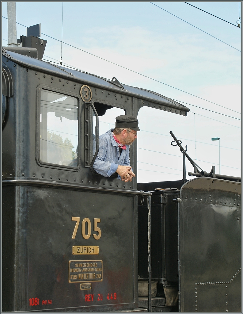 Der  Meister  bei der Arbeit, bzw. kurz vor der Abfahrt. 
Murten, den 25. Juni 2015