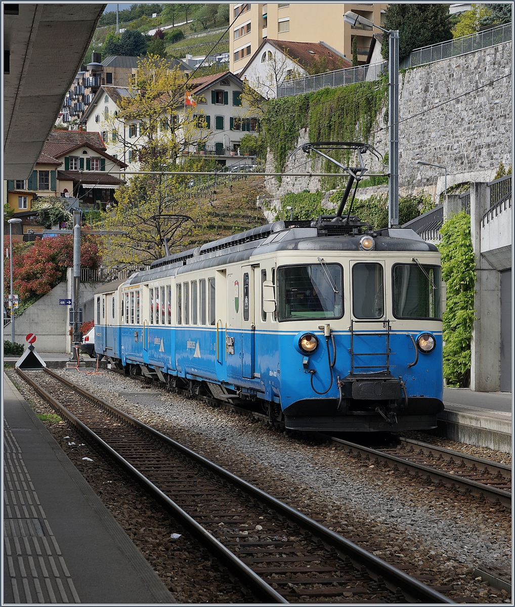 Der MOB ABDe 8/8 4002 VAUD in Montreux. 

17. April 2017