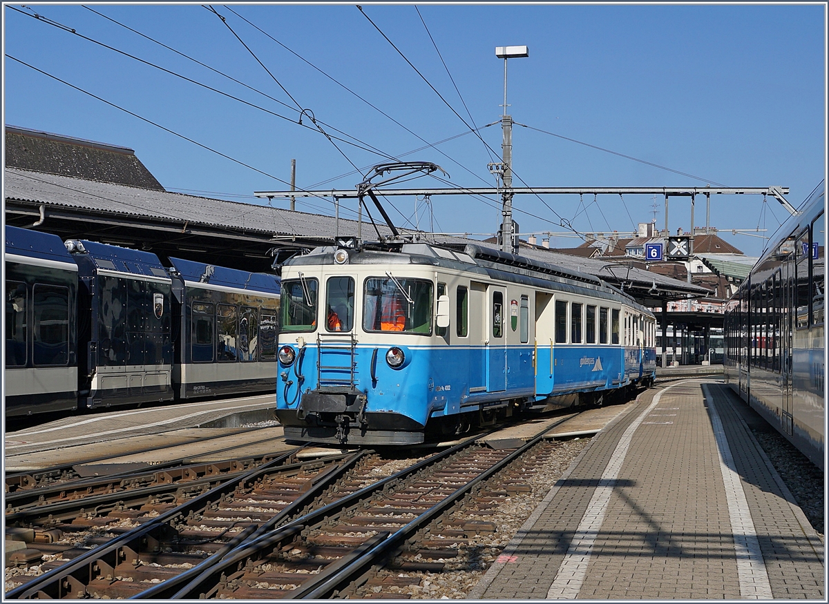 Der MOB ABDe 8/8 4002 VAUD rangiert in Montreux. 

28. März 2019
