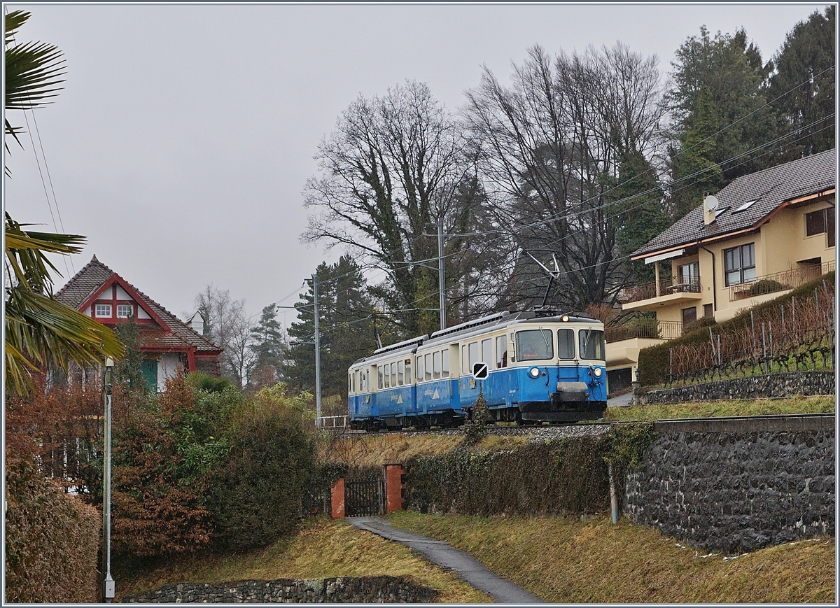 Der MOB ABDe 8/8 4003 Fribourg erreicht Planchamp.
18. Jan. 2018