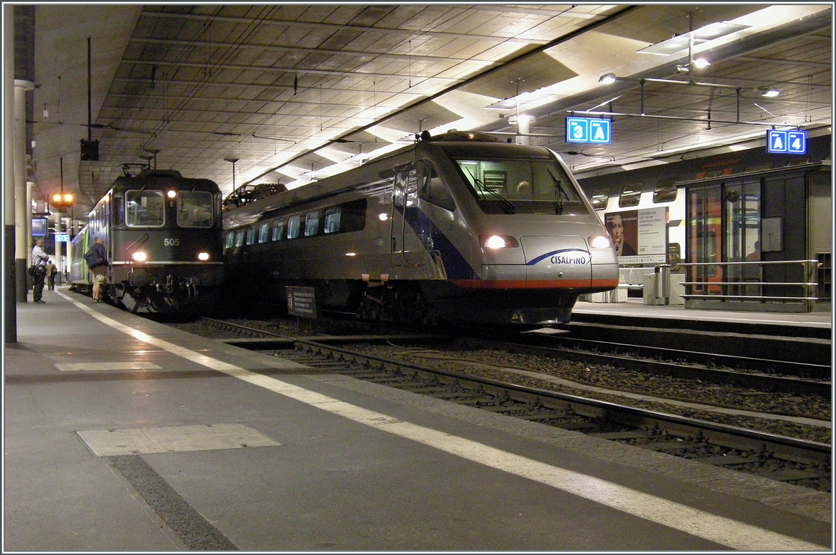 Ein ETR 470 damals noch f�r  Cisalpino  fahrend und eine BLS Re 4/4 II (ex SBB) warten in Bern auf ihre Abfahrt.
19. Aug. 2010