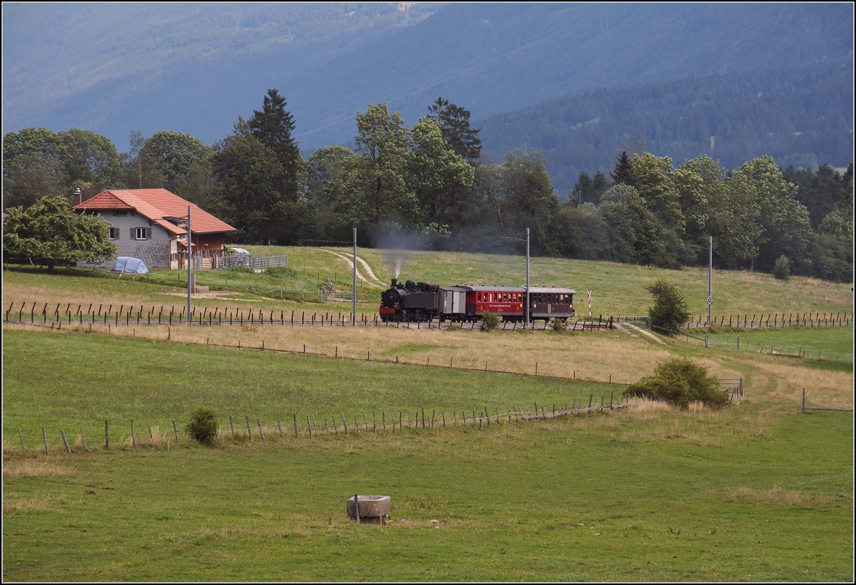 Mit der E 206 nach Tavannes. Nach einer guten Stunde in Tavannes ging es auf den Rückweg. La Traction Sonderzug bei Pâturage de Sagnes. August 2019.