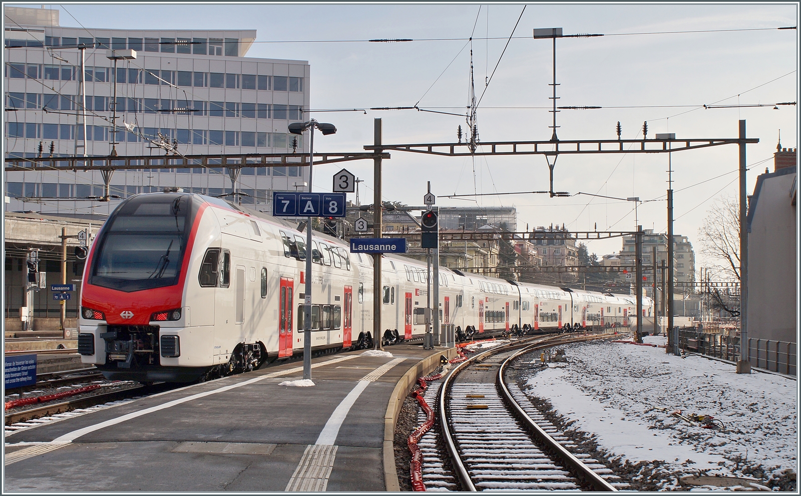 Der neue Fernverkehrs RABe 512 bei Probefahrten in Lausanne. 

25. Jan. 2023