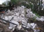 Die Reste der Br�ckenpfeiler von der alten Saalebr�cke in Ro�bach; 19.10.2011 (Foto: Hans Grau)