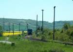 Kurz vor dem Bf Vitzenburg kann man drei M�glichkeiten �ber den Erhaltungszustand der Beleuchtungskandelaber sehen; 10.05.2008