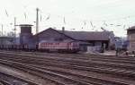DR 132 062-1 mit einem G�terzug am 08.05.1991 bei der Einfahrt in Naumburg Hbf.