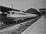 Die DB 110 288-8 mit ihrem Schnellzug nach Dortmund ist nur vordergründig das Motiv dieses Bildes. Der Grund, weshalb ich dieses qualitativ etwas schlechte Bild zeige ist vielmehr die Bahnhofshalle von Basel Bad Bf., bzw. was zu Zeitpunkt der Aufnahme davon noch übrig war.
Die 288-8 war die erste E 110 in der  Bügelfalten -Version.
 Analogbild vom 3. April 1982