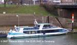 Weiter Fotos:  KARL JARRES  (1992) - Seitenansicht von Steuerbord, leicht von Achtern