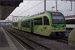 Beh 2/6 543 wartet in Aigle auf seine Abfahrt in Richtung Monthey, von dort geht die Fahrt weiter nach Champéry. Januar 2026.