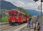 Der Blonay-Chamby  Riviera Belle Epoque  Zug, bestehend aus RhB ABe 4/4 35 und dem CEV C 21 warten in Blonay auf die Abfahrt nach Vevey.