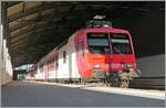 Der neusten  Schülerzugs  im Vallée de Joux: Ein SBB (!) Domino in Travys Farbgebung bestehend aus dem RBDe 560 384-0 (RBDe 560 DO 94 85 7560 384-0 CH-SBB), dem B NPZ DO 50 85 29-43 384-1