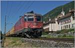 Ebenfalls bei Ligerz mit einem Postzug, aber in der Gegenrichtung ist die SBB Re 4/4 II 11291 (Re 420 291-7) unterwegs. 

11. Juli 2025