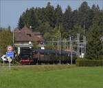 Dampftage Huttwil mit frisch genesenem Bubikopf. 

64 518 fährt aus Affoltern-Weier Richtung Sumiswald aus. Deutsche Bundesbahn im Emmental. Oktober 2023.