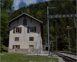 Ergänzung zu Stefans  Bahnhofsbild  ohne Weiche zwei Stationen weiter ein Bahnhof mit Weichen aber ohne blaue Säule und ...