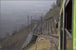 BDeh 4/4 313 bringt den Zug mit Bt 351 und Bt 362 nach Aigle.