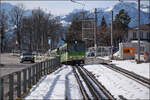 Ein längerer Zug wird uns erst mal nach oben zur Endstation Leysin Grandhotel mitnehmen. Angeführt von Bt 352, dann Bt 361 und geschoben von BDeh 4/4 313, im Bild. Leysin Feydey, Janaur 2026.