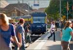 Zug der Berner-Oberland-Bahn f�hrt aus Wilderswil aus.