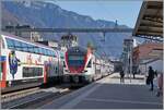 Auf dem ehemaligen Glies 2, welchen nun als Gleis 1 figuriert, erreicht der SBB RABe 511 116 als RE33 nach Annemasse den Bahnhof von Montreux.