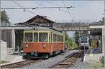 Der BLM Be 4/4 N° 31  LISI  erreicht auf der Fahrt von Mürren nach Grütschalp den Bahnhof Winteregg, wo der Gegenzug in Form eines neune Be 4/6 bereits eintrifft.