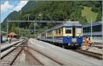 Der ABeh 4/4 306 waretet mit seinem Zug  auf die Abfahrt nach Grindelwald.