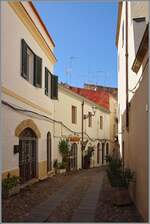 Ein kleine, ruhige Gasse in der Altstadt von Alghero.

Sept. 2026