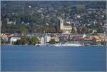 W�hrend sich unser Raddampfer Vevey n�hert und einen herrlichen Blick auf die Stadt bietet, verhindert noch der Raddampfer Montreux auf der Fahrt nach Lausanne, dass wir in Vevey anlegen k�nnen. 

6. Oktober 2026