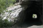 Ein kleiner Tunnel für einen Bergweg. Ich nehme an, dass ihr wisst wo das ist. 19.05.2008 (Matthias)