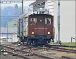 Rangierarbeiten von TemI 273 (Goofy) mit zwei G�terw�gen, die an den Swisstrainzug angeh�ngt werden sollen.