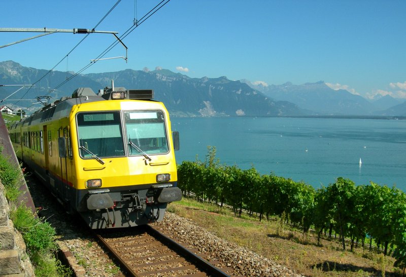 Train des Vignes als S 31 unterwegs von Vevey nach Puidoux Chexbres am 14. Juni 2007